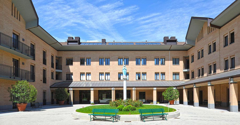 Protesta dei lavoratori della cooperativa F.B.B.operanti presso RSA "Al Castello"